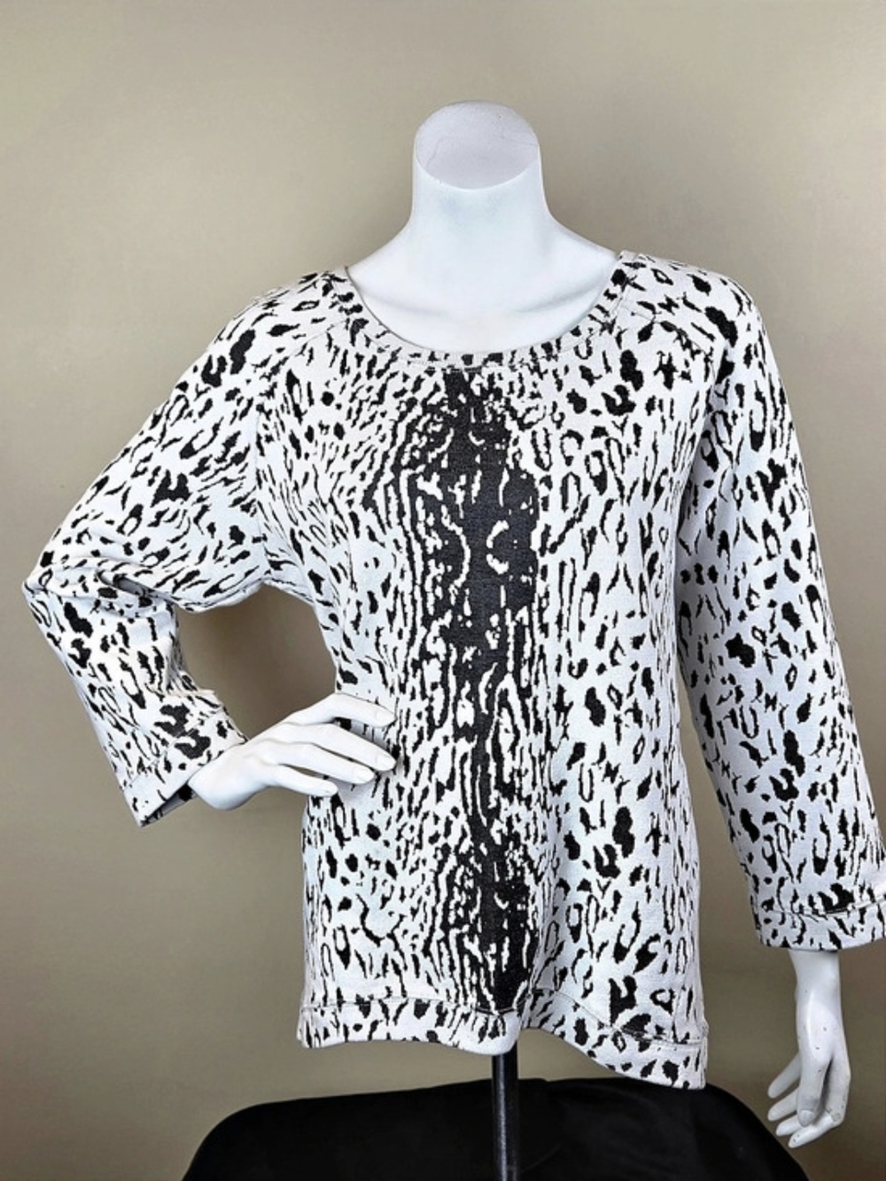 Le Chateau Abstract Animal Print Knit Tunic in White & Black